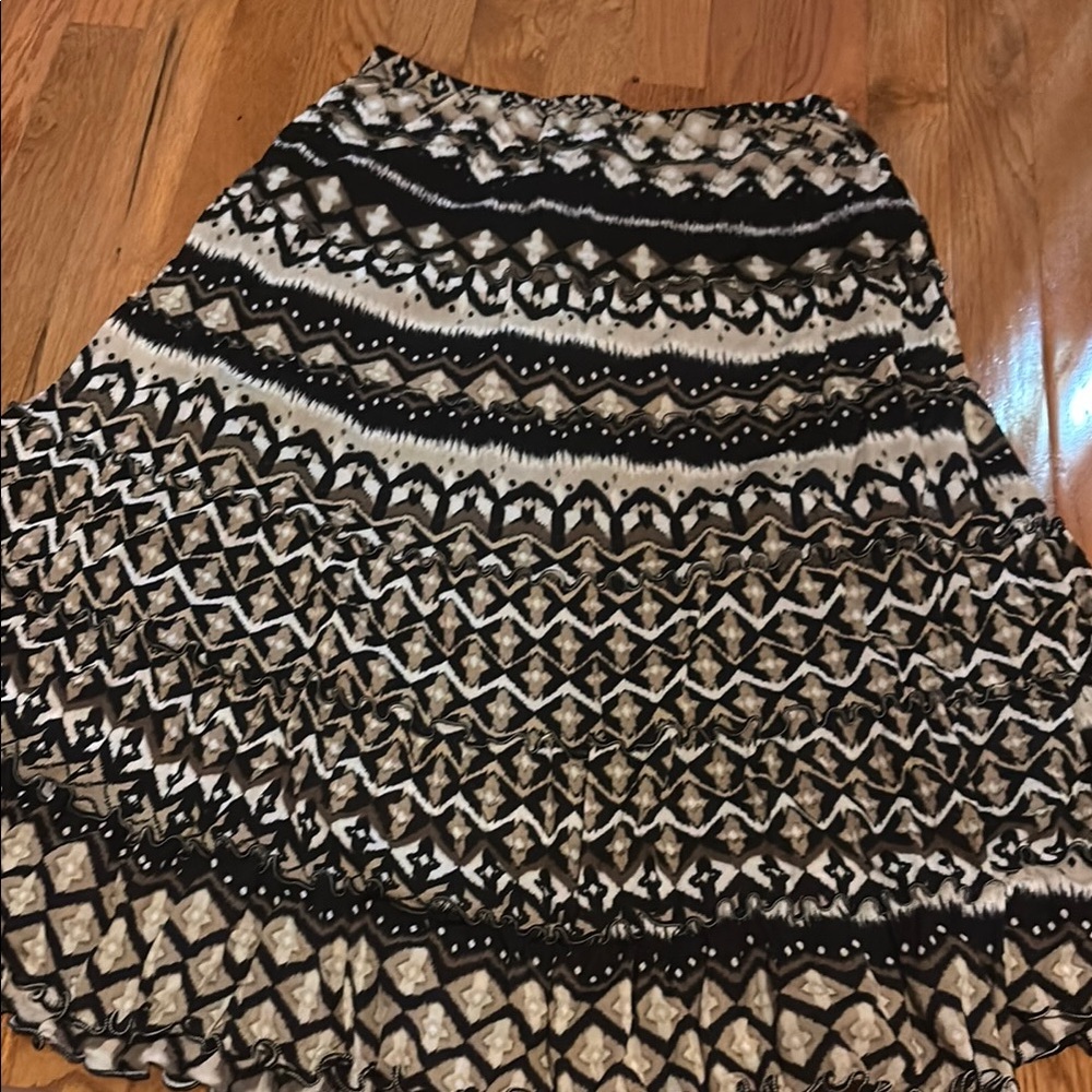 JM Collection Black and Cream Geometric Midi Skirt